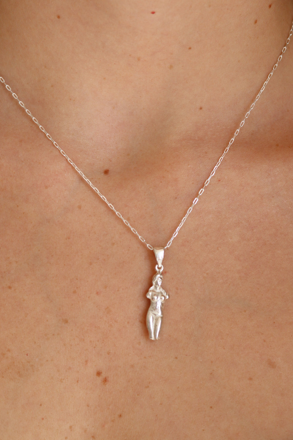 Aphrodite Pendant Necklace - Silver