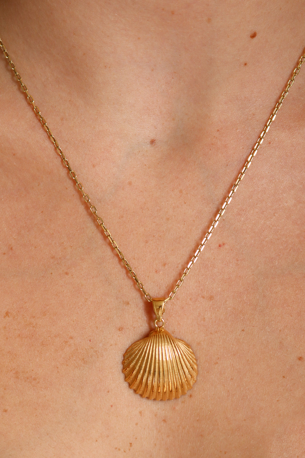 shell pendant - gold