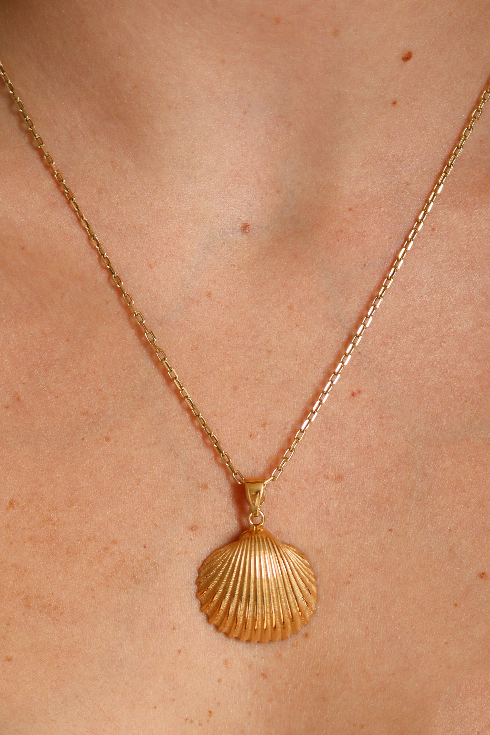 shell pendant - gold