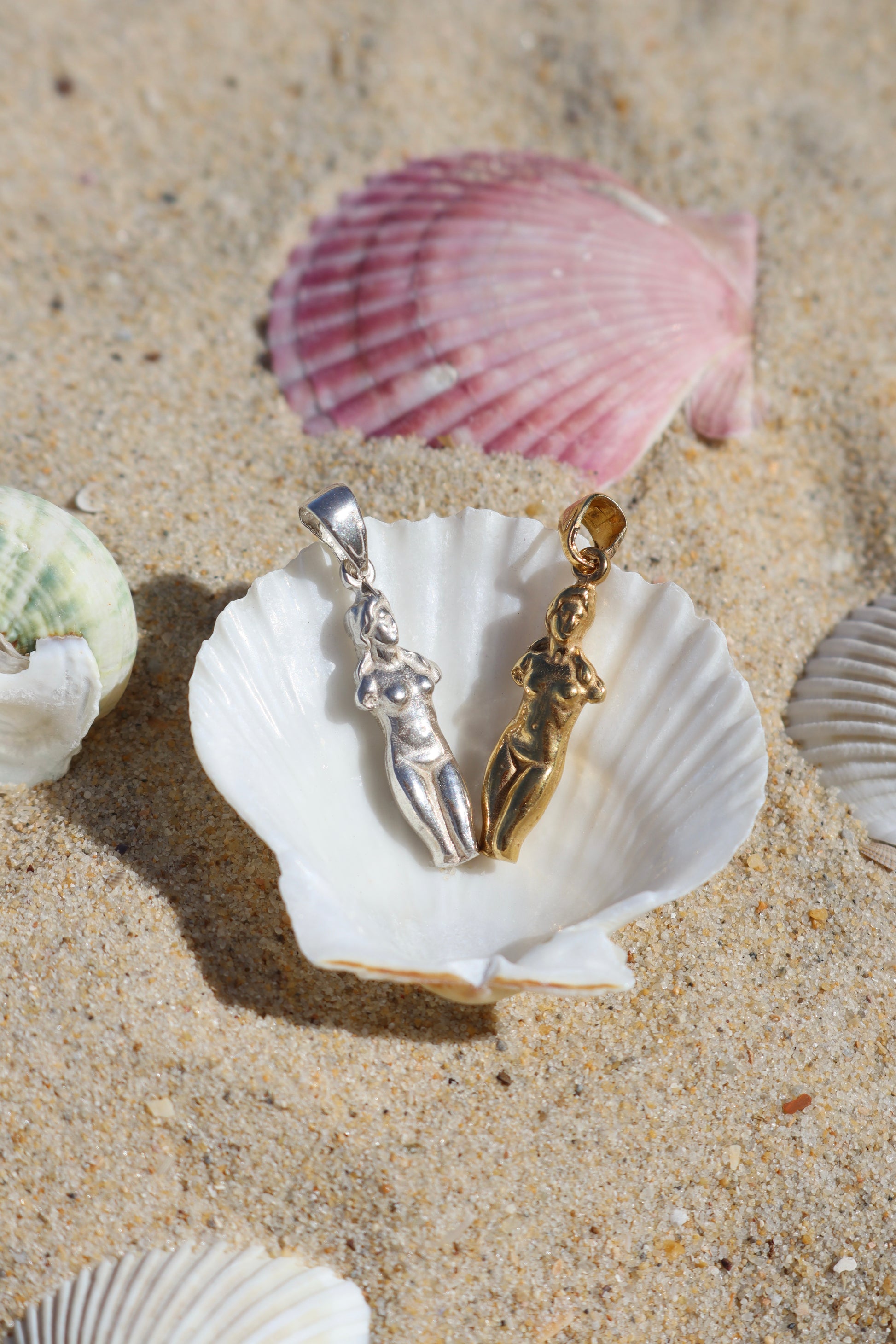 Aphrodite Pendant Necklace - Silver