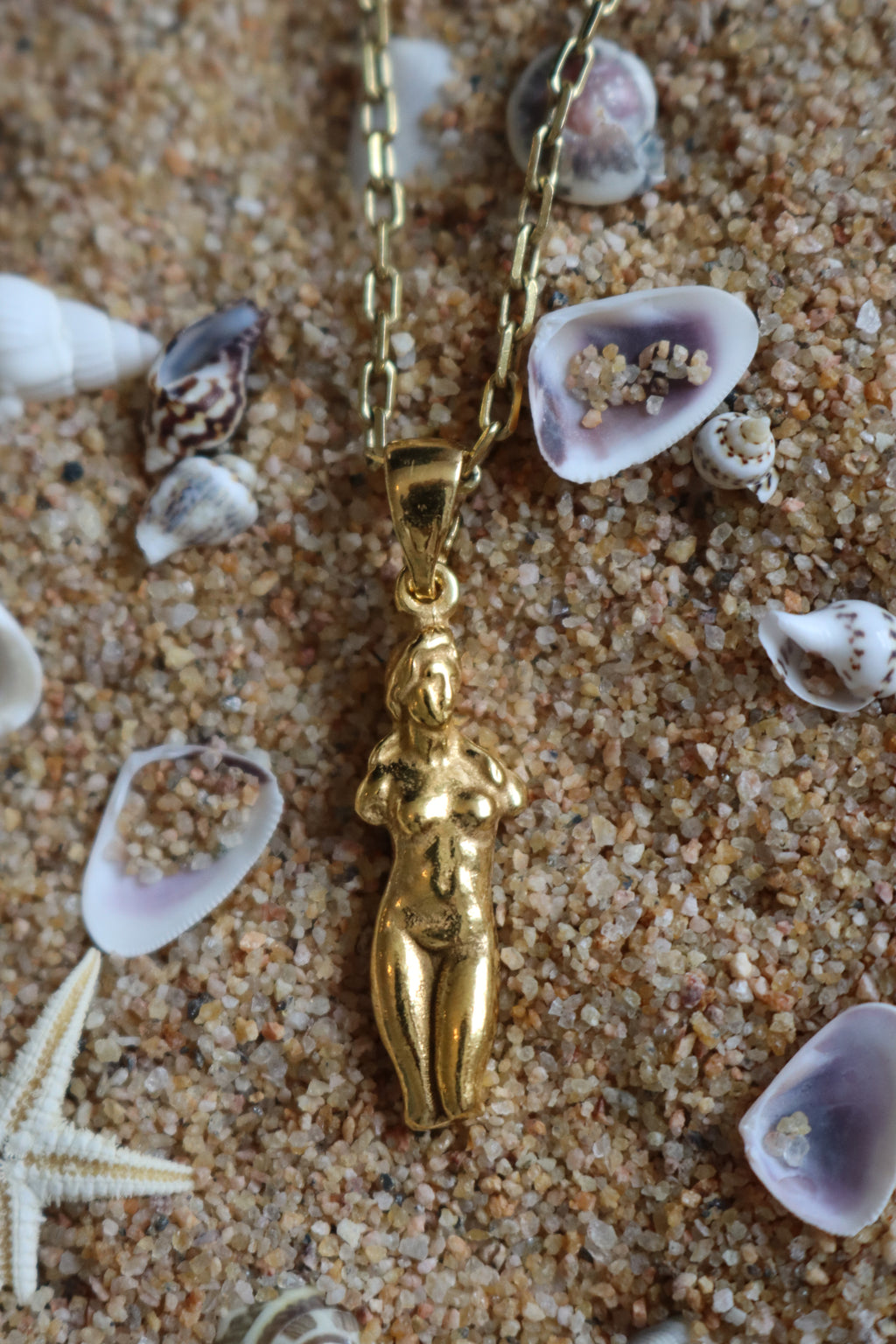 Aphrodite Pendant - Gold