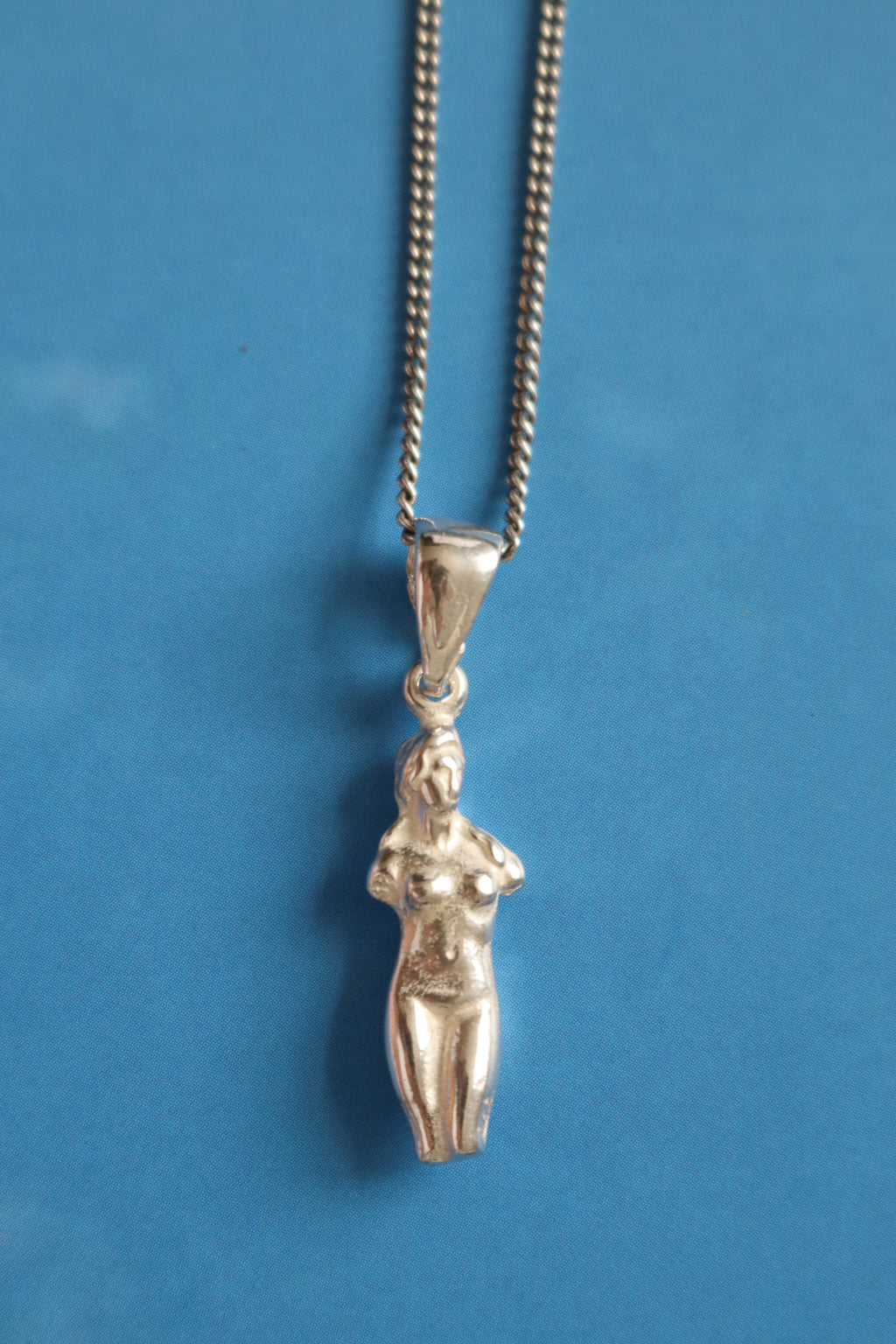 Aphrodite Pendant Necklace - Silver