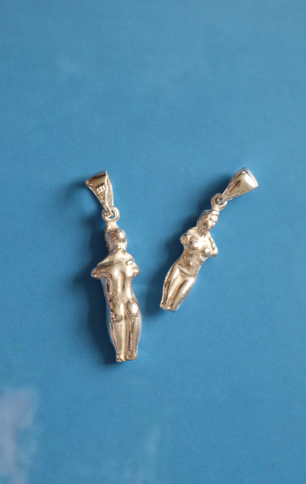 Aphrodite Pendant Necklace - Silver